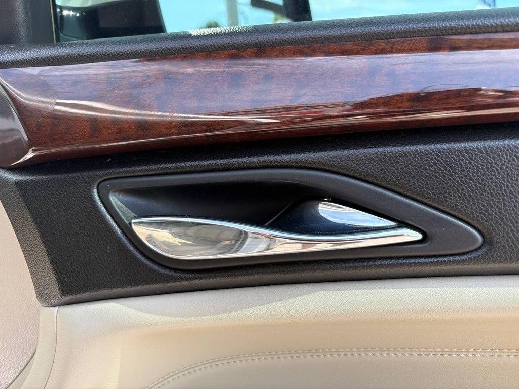 Cadillac SRX FWD 4dr Performance Collection 2010