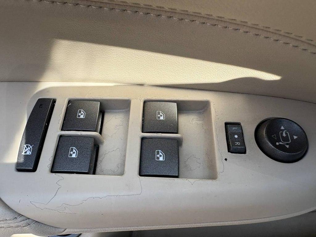 Cadillac SRX FWD 4dr Performance Collection 2010
