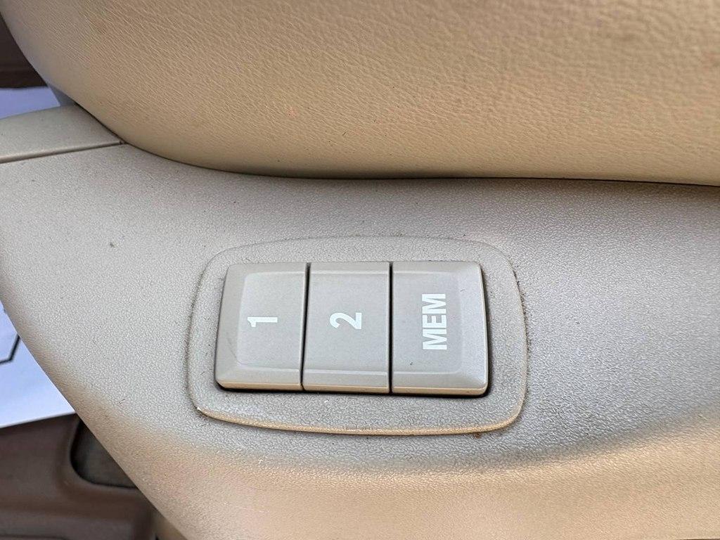 Cadillac SRX FWD 4dr Performance Collection 2010