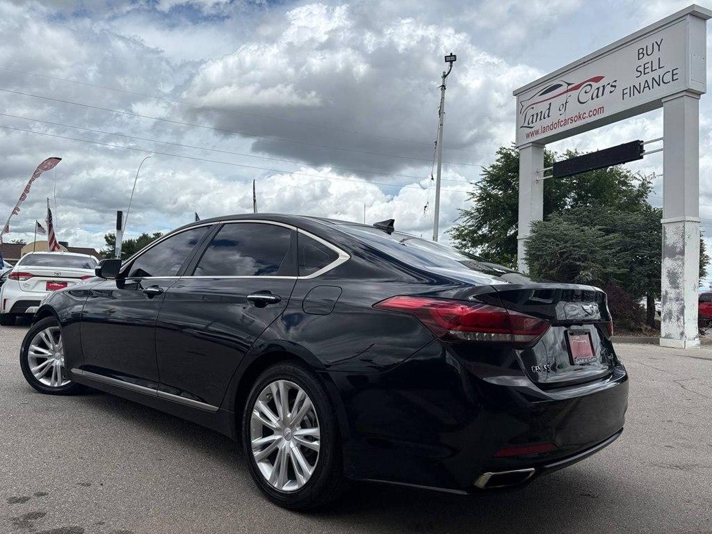 Hyundai Genesis 4dr Sdn V6 3.8L AWD 2015
