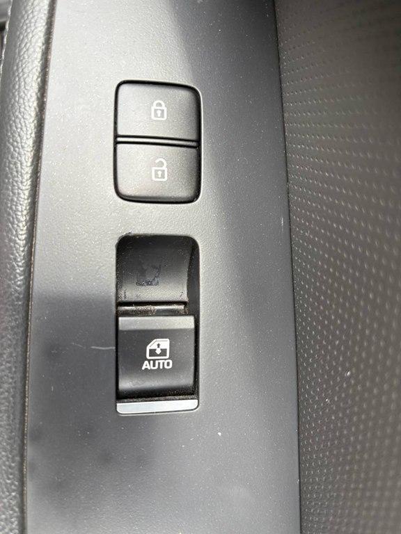 Hyundai Genesis 4dr Sdn V6 3.8L AWD 2015