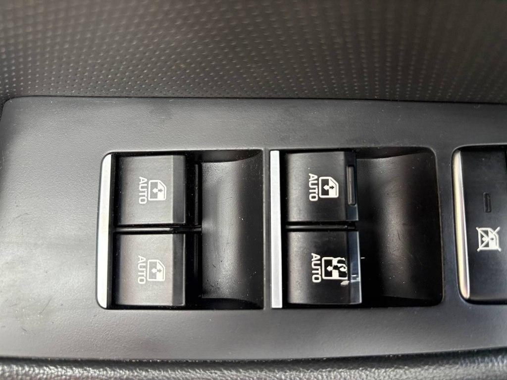 Hyundai Genesis 4dr Sdn V6 3.8L AWD 2015