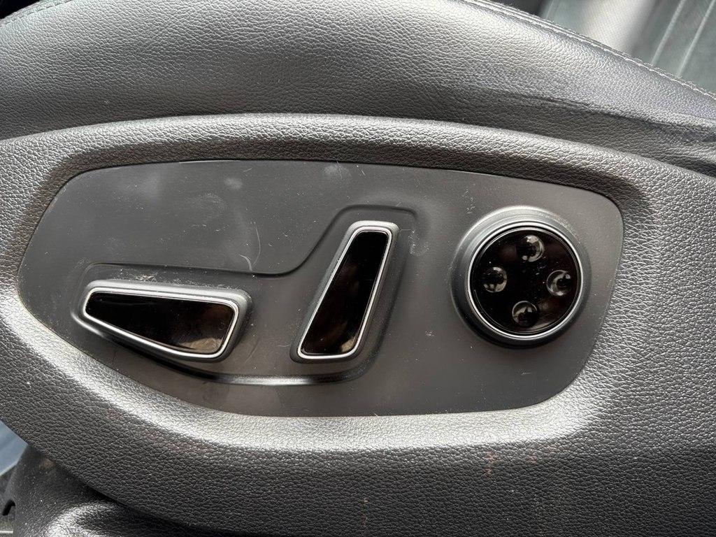 Hyundai Genesis 4dr Sdn V6 3.8L AWD 2015