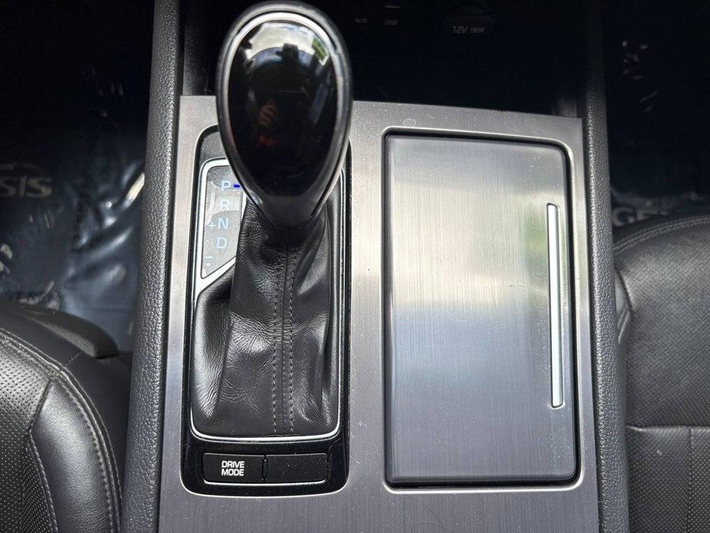 Hyundai Genesis 4dr Sdn V6 3.8L AWD 2015