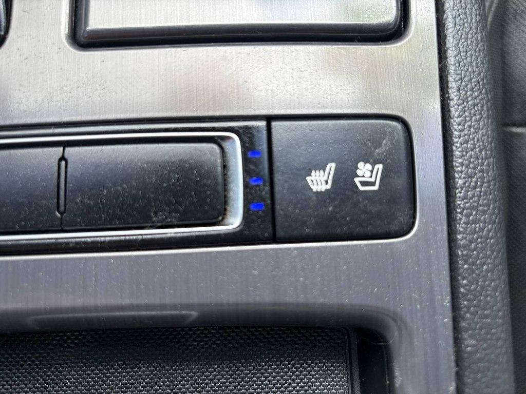 Hyundai Genesis 4dr Sdn V6 3.8L AWD 2015