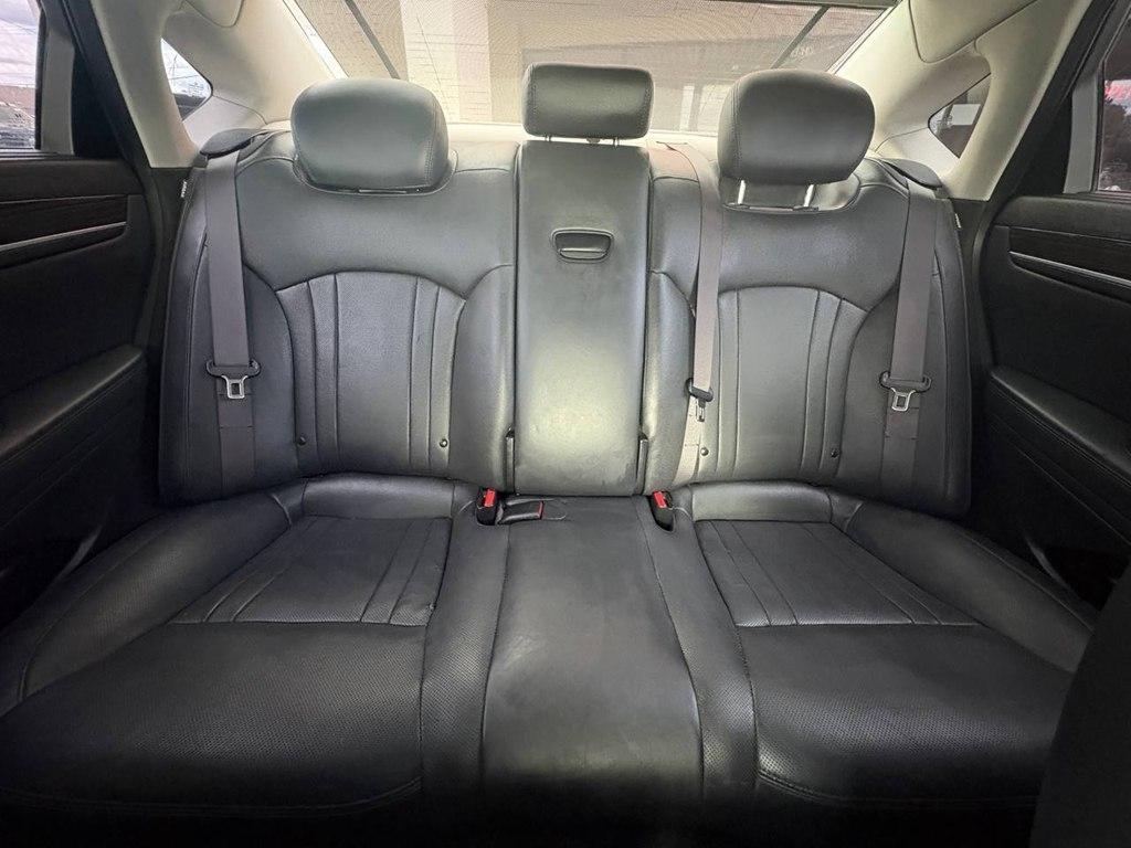 Hyundai Genesis 4dr Sdn V6 3.8L AWD 2015