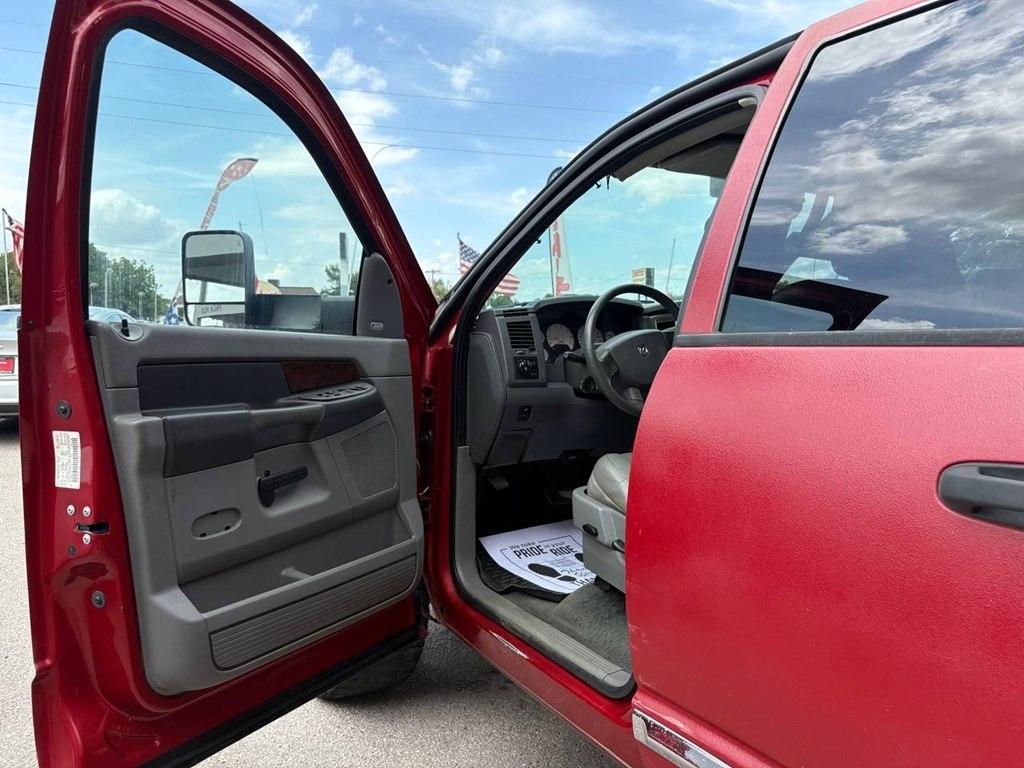 Dodge Ram 1500 2WD Quad Cab 140.5" Laramie 2008