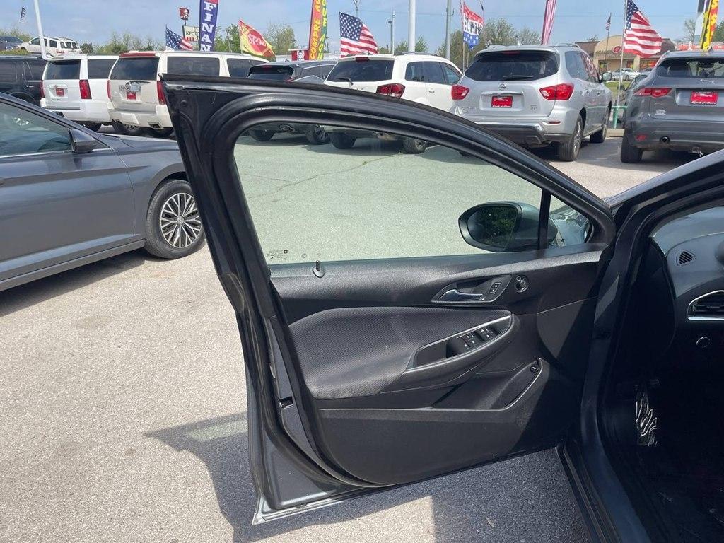 Chevrolet Cruze 4dr Sdn LT 2019