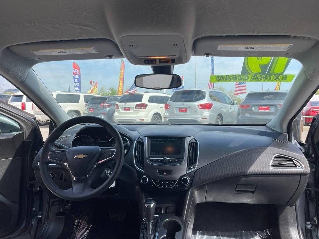 Chevrolet Cruze 4dr Sdn LT 2019