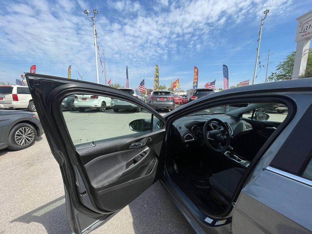 Chevrolet Cruze 4dr Sdn LT 2019