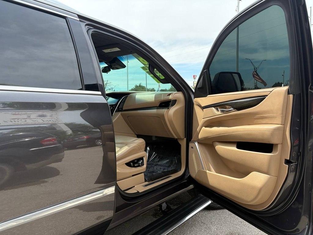 Cadillac Escalade 4WD 4dr Platinum 2018
