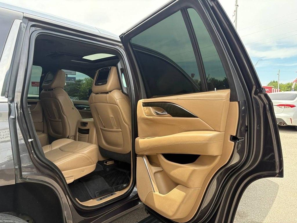 Cadillac Escalade 4WD 4dr Platinum 2018
