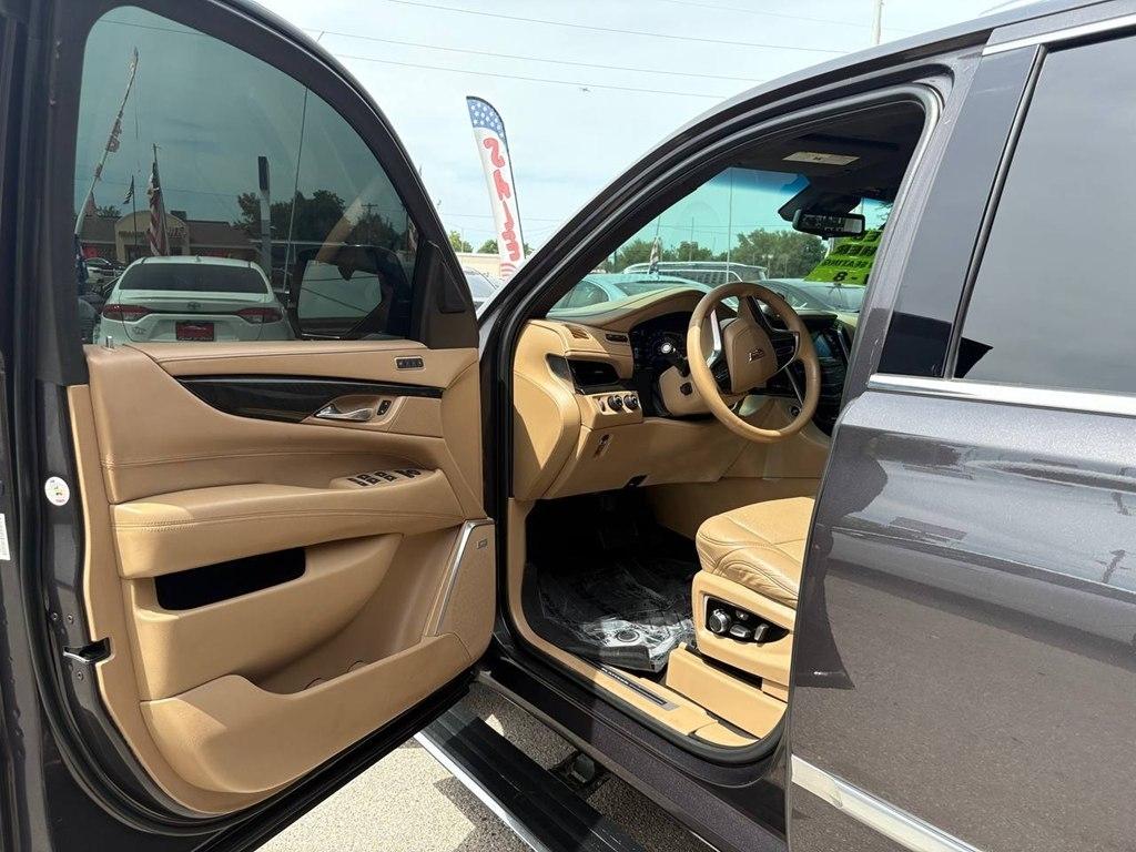Cadillac Escalade 4WD 4dr Platinum 2018