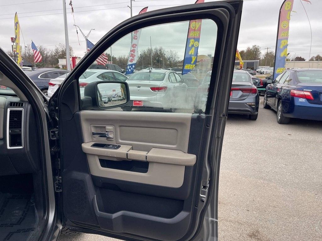 Dodge Ram 1500 2WD Crew Cab 140.5" SLT 2009