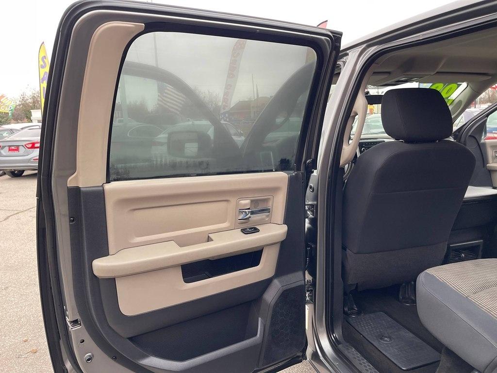 Dodge Ram 1500 2WD Crew Cab 140.5" SLT 2009