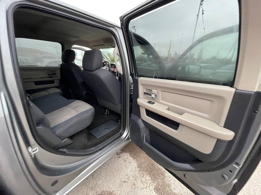 Dodge Ram 1500 2WD Crew Cab 140.5" SLT 2009