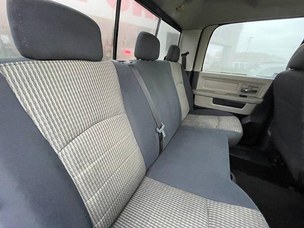 Dodge Ram 1500 2WD Crew Cab 140.5" SLT 2009