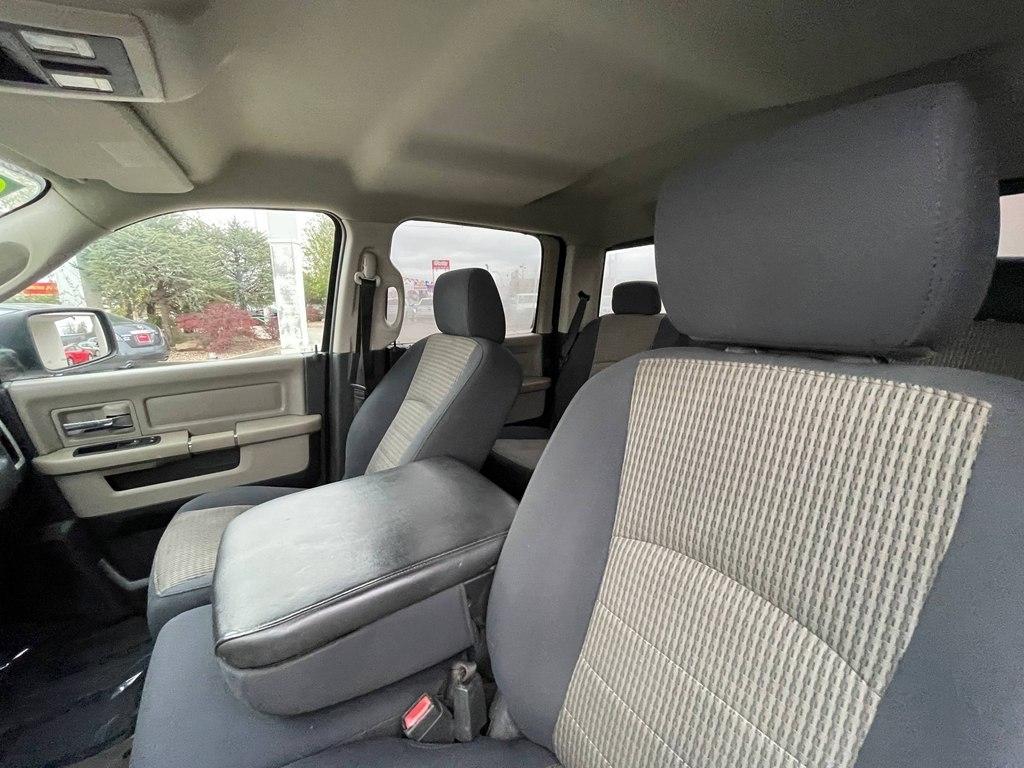 Dodge Ram 1500 2WD Crew Cab 140.5" SLT 2009