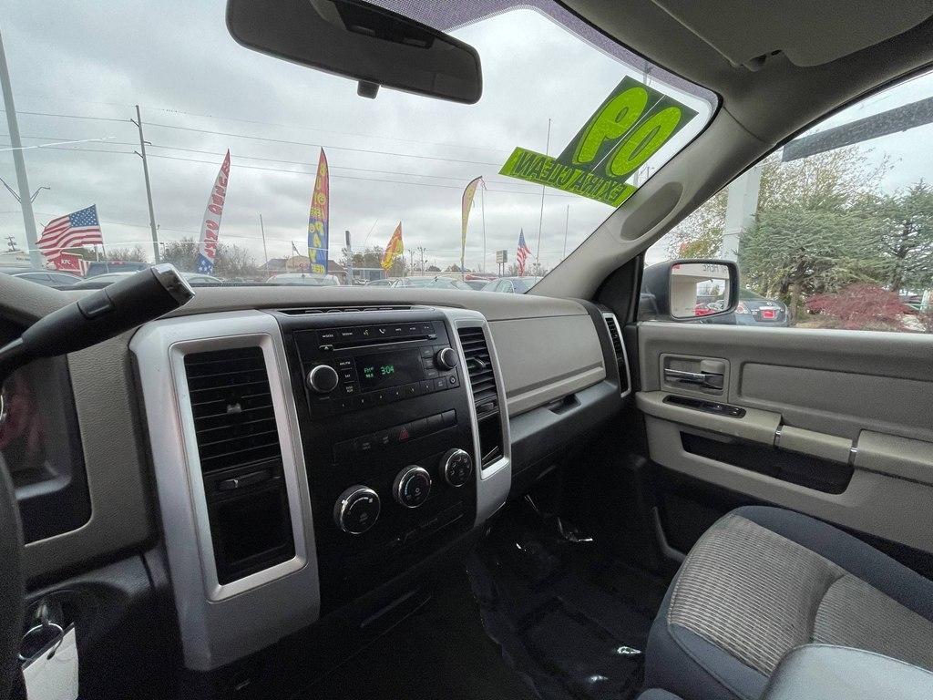 Dodge Ram 1500 2WD Crew Cab 140.5" SLT 2009
