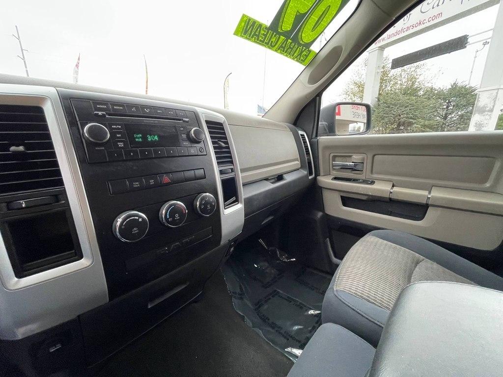 Dodge Ram 1500 2WD Crew Cab 140.5" SLT 2009