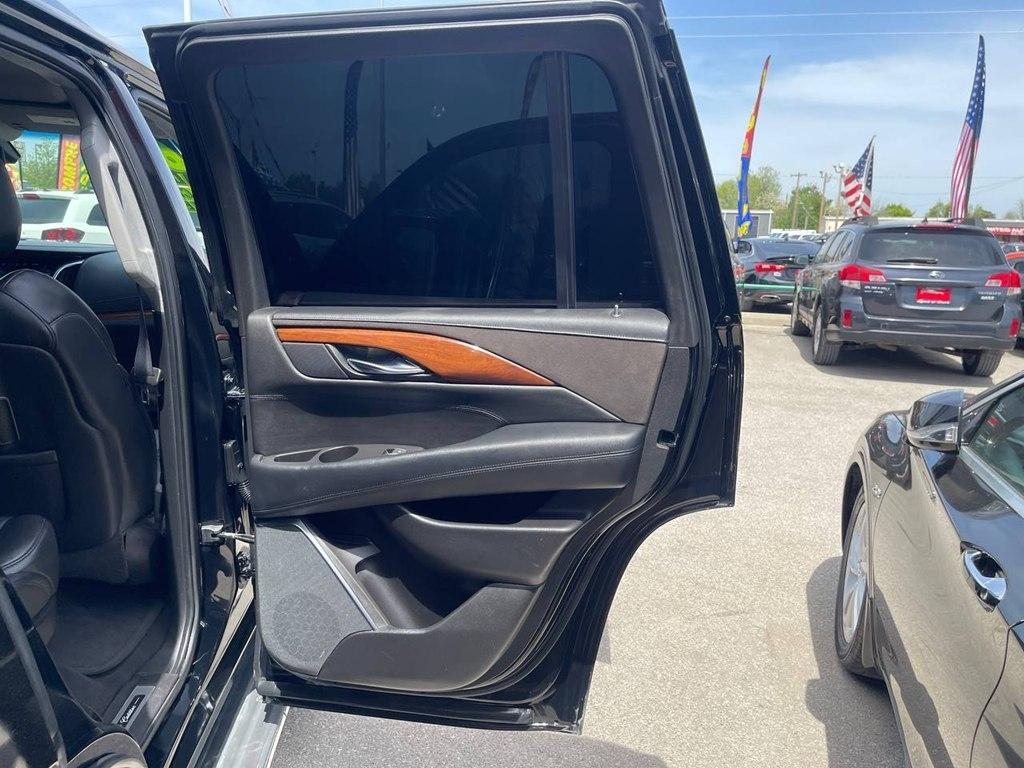 Cadillac Escalade 2WD 4dr Standard 2016