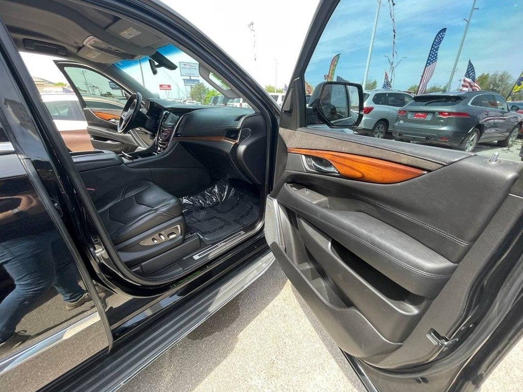 Cadillac Escalade 2WD 4dr Standard 2016