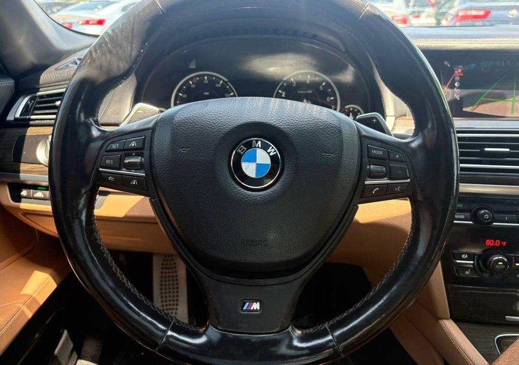 BMW 7 Series 4dr Sdn 750i xDrive AWD 2015