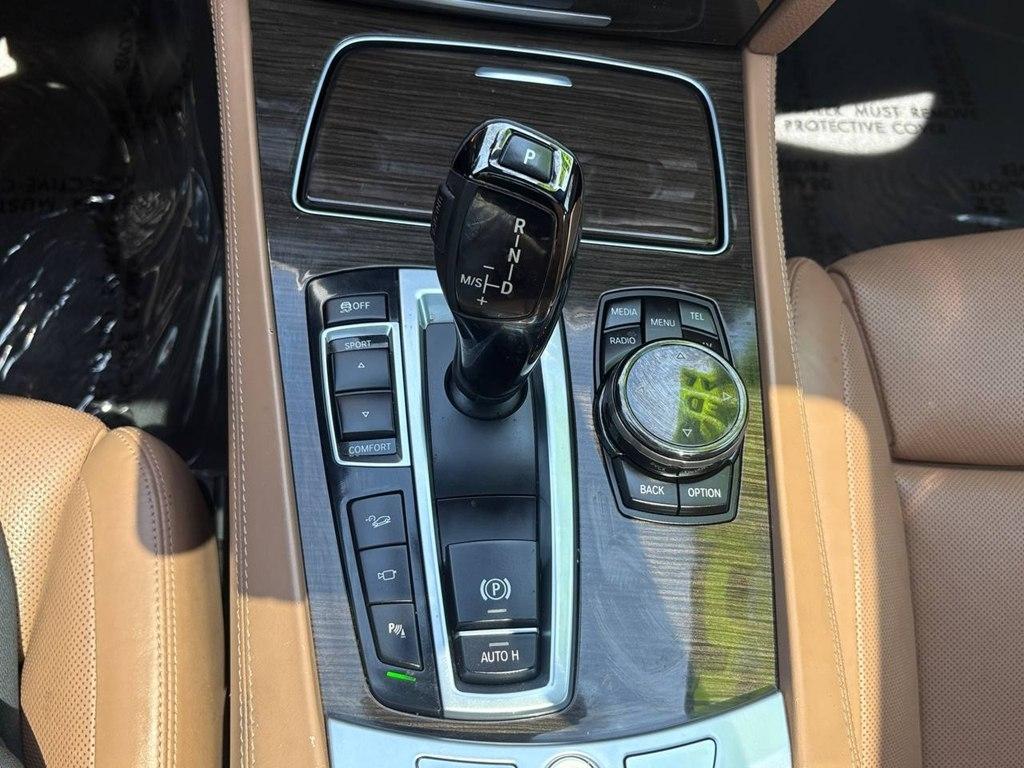 BMW 7 Series 4dr Sdn 750i xDrive AWD 2015
