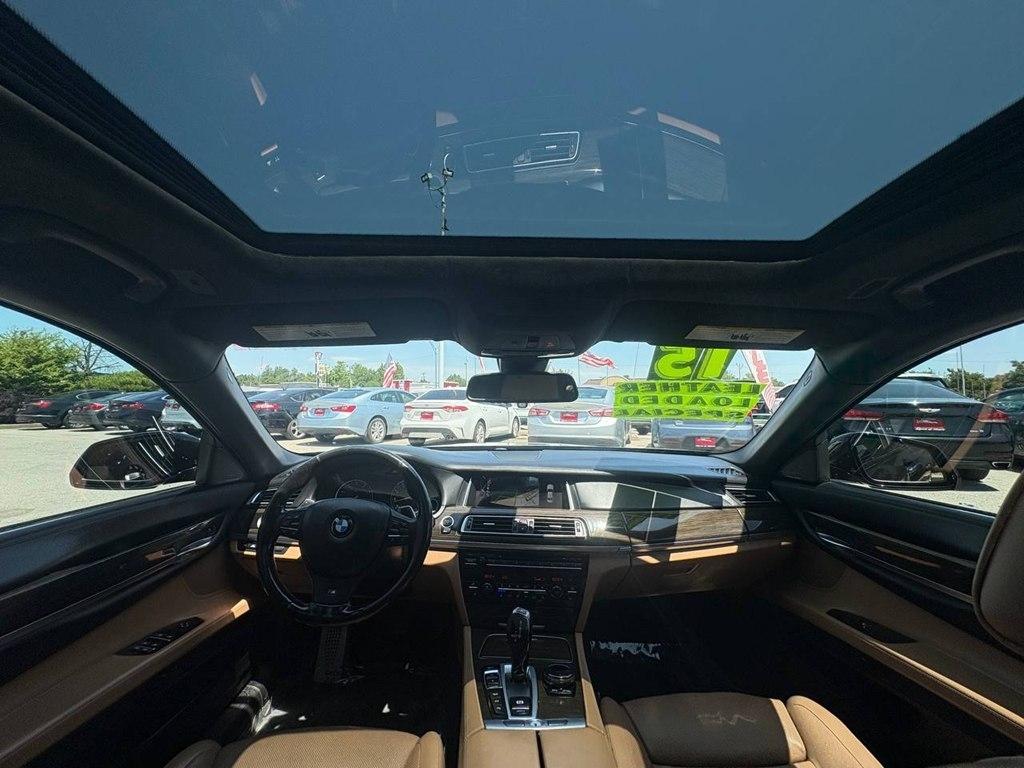 BMW 7 Series 4dr Sdn 750i xDrive AWD 2015