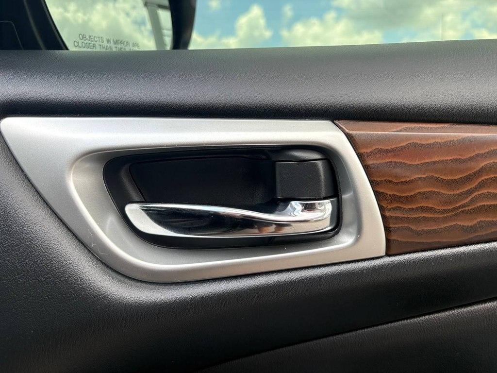 Nissan Pathfinder 4x4 Platinum 2020