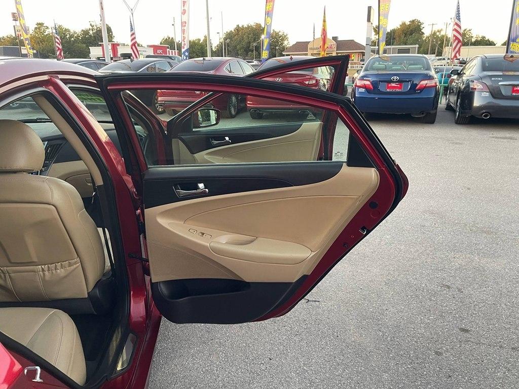 Hyundai Sonata 4dr Sdn 2.4L Auto Ltd 2011