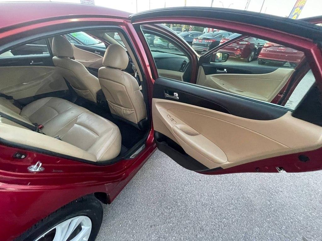 Hyundai Sonata 4dr Sdn 2.4L Auto Ltd 2011