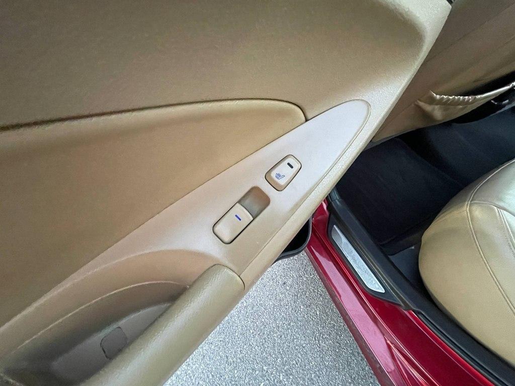 Hyundai Sonata 4dr Sdn 2.4L Auto Ltd 2011