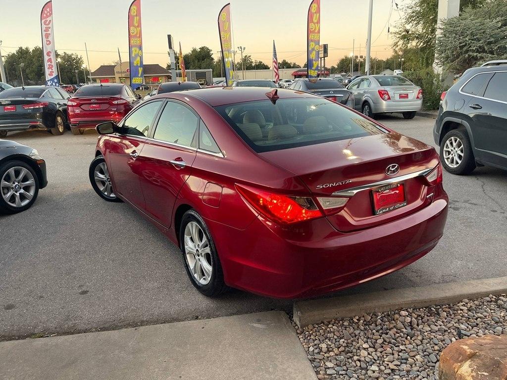 Hyundai Sonata 4dr Sdn 2.4L Auto Ltd 2011