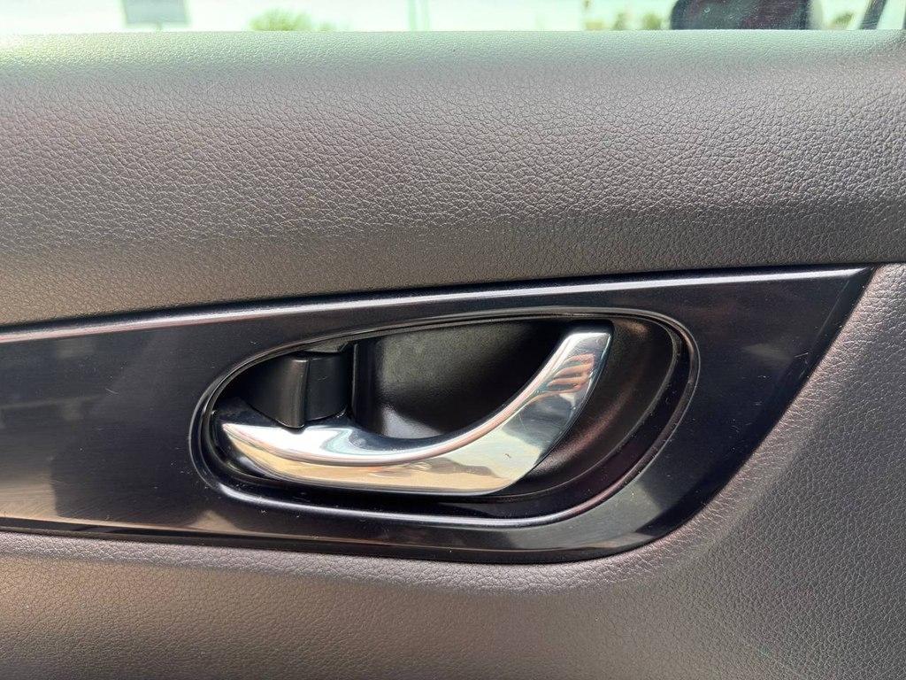Nissan Rogue Sport FWD SL 2017