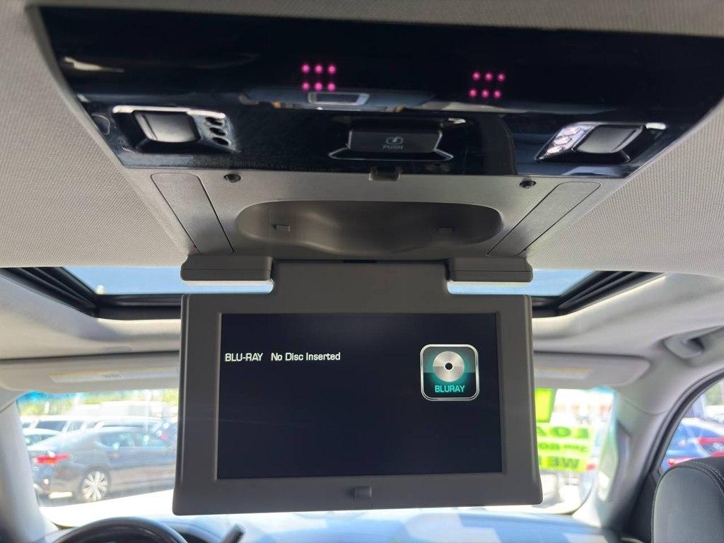 GMC Yukon XL 2WD 4dr Denali 2017