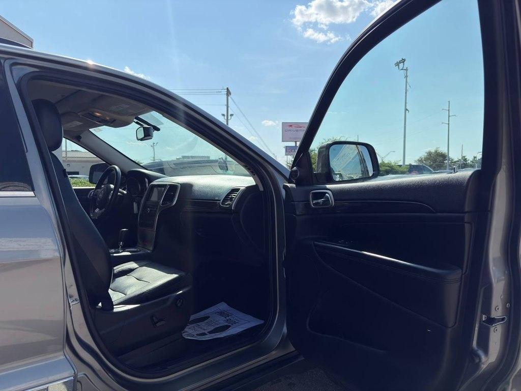Jeep Grand Cherokee 4WD 4dr Laredo 2011