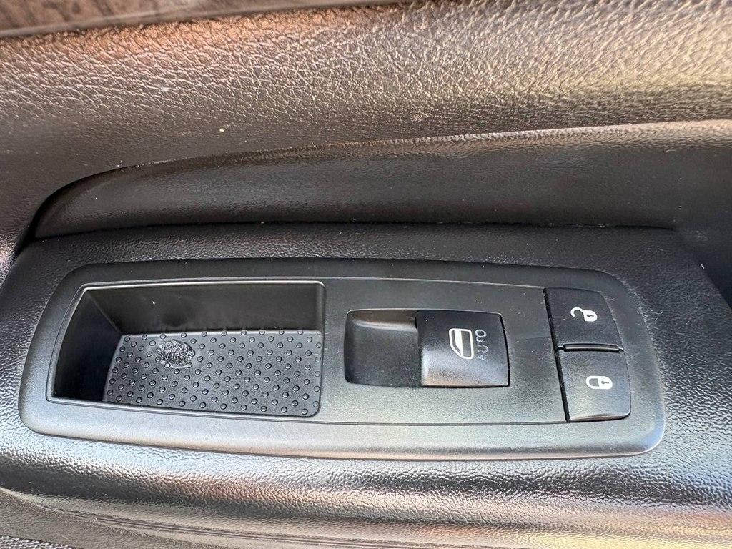 Jeep Grand Cherokee 4WD 4dr Laredo 2011