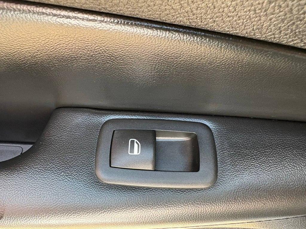 Jeep Grand Cherokee 4WD 4dr Laredo 2011