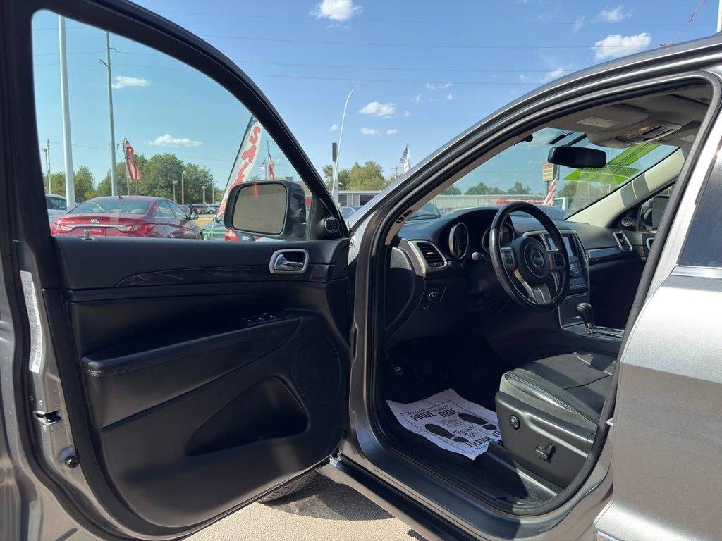 Jeep Grand Cherokee 4WD 4dr Laredo 2011