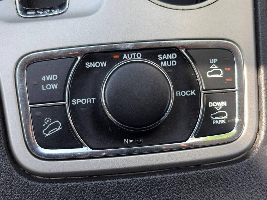 Jeep Grand Cherokee 4WD 4dr Laredo 2011