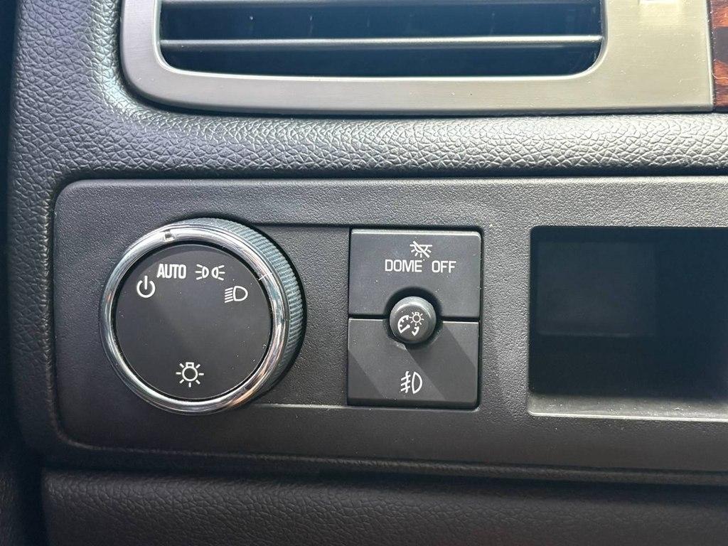 GMC Yukon AWD 4dr 1500 Denali 2012
