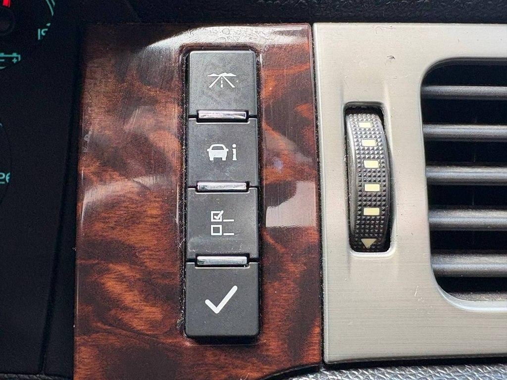 GMC Yukon AWD 4dr 1500 Denali 2012
