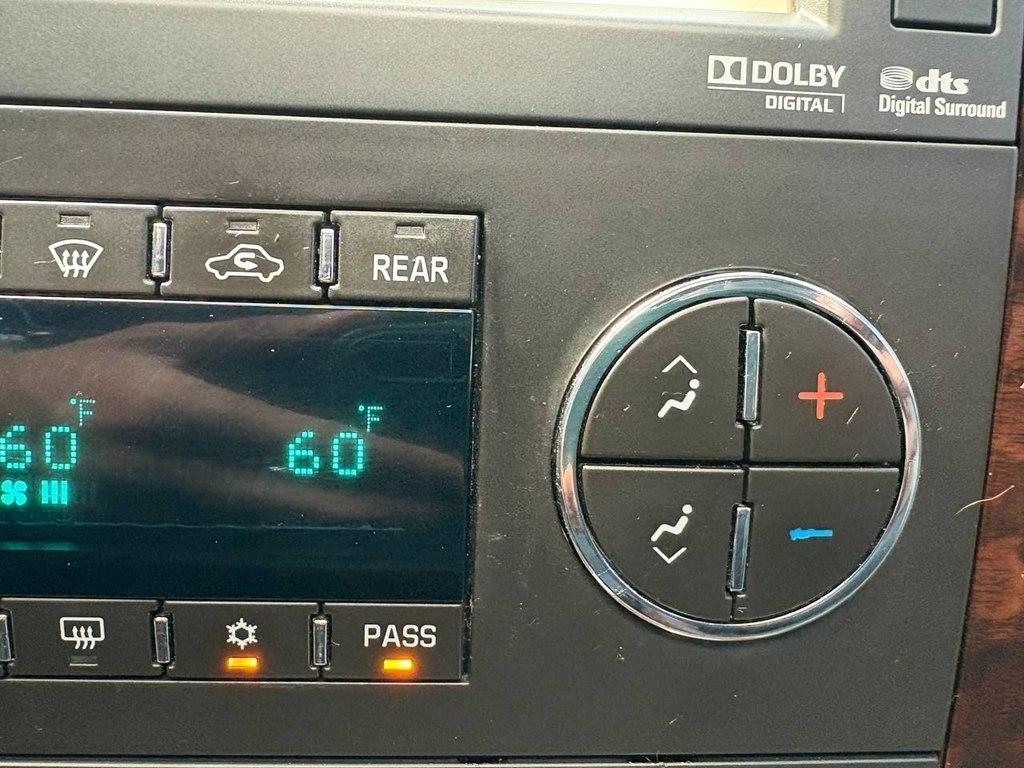 GMC Yukon AWD 4dr 1500 Denali 2012
