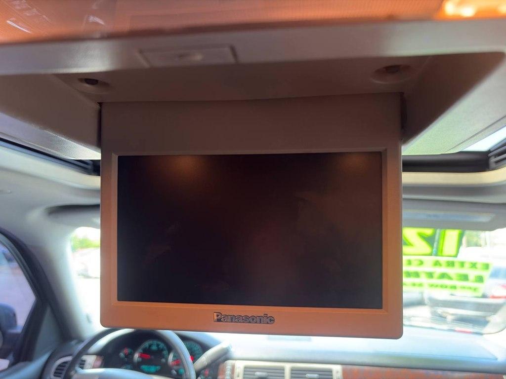 GMC Yukon AWD 4dr 1500 Denali 2012
