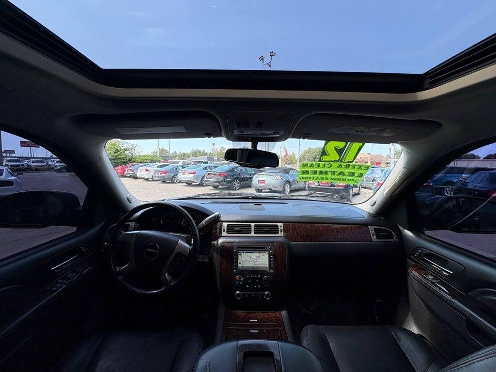 GMC Yukon AWD 4dr 1500 Denali 2012