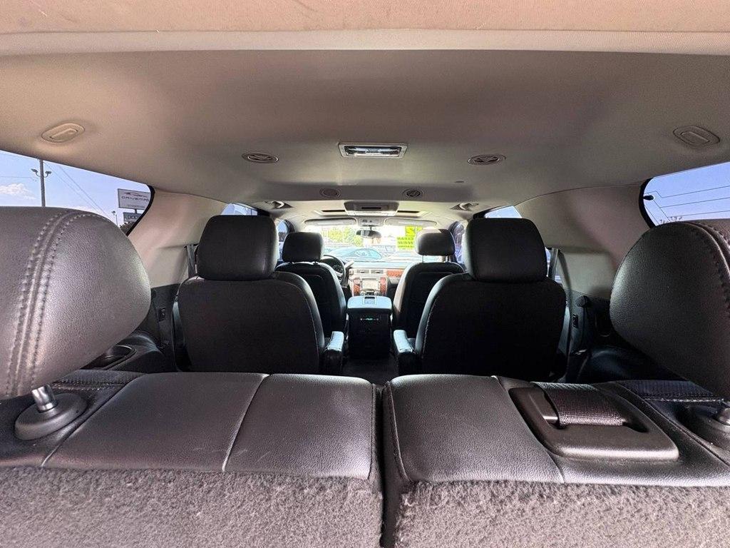 GMC Yukon AWD 4dr 1500 Denali 2012