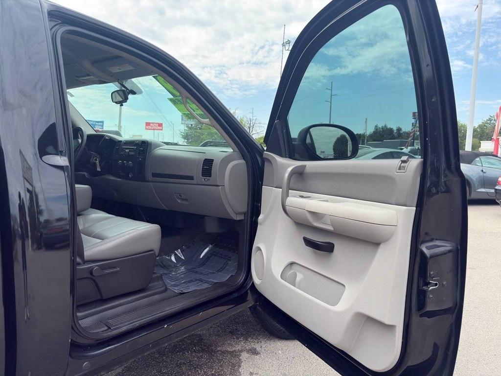 GMC Sierra 1500 2WD Reg Cab 119.0" Work Truck 2009