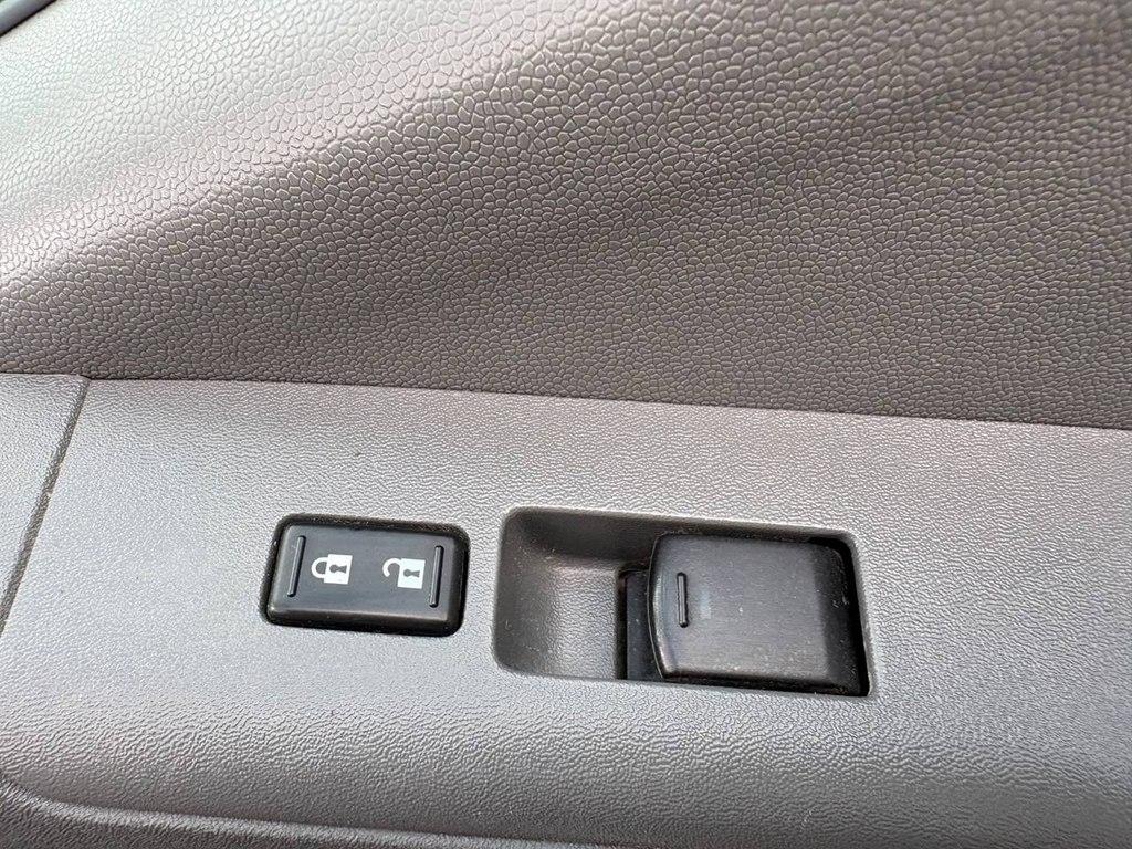 Nissan Frontier 4WD Crew Cab SWB Auto PRO-4X 2015
