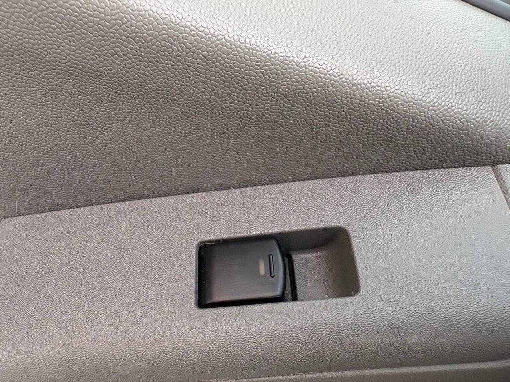 Nissan Frontier 4WD Crew Cab SWB Auto PRO-4X 2015